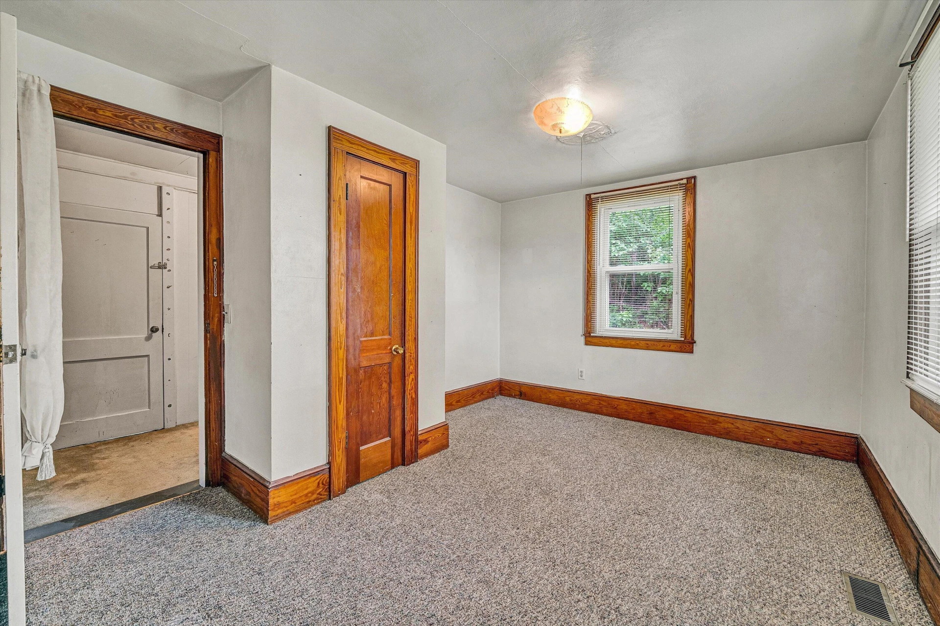 114 W CHURCH ST - Photo 45
