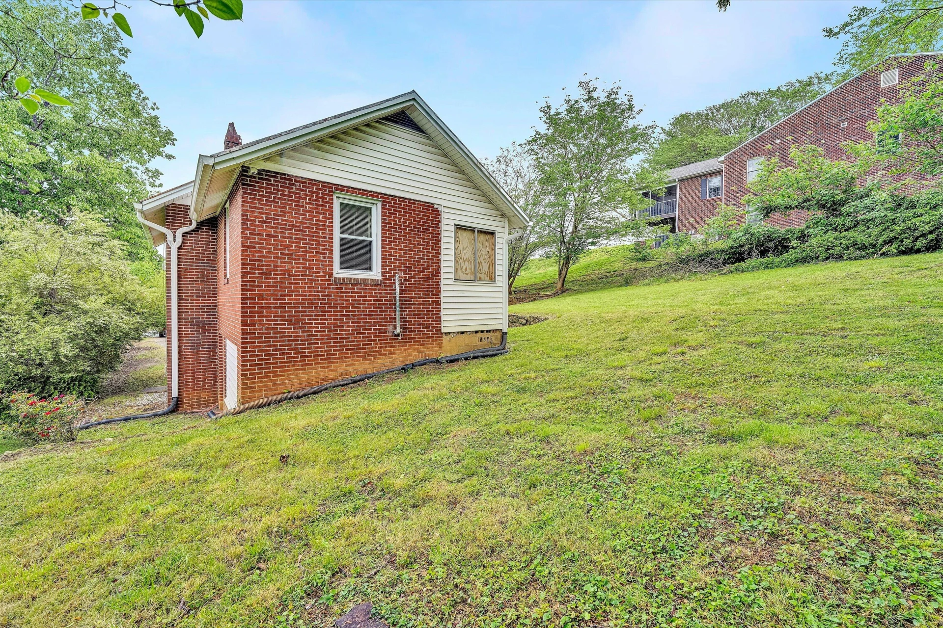 114 W CHURCH ST - Photo 47