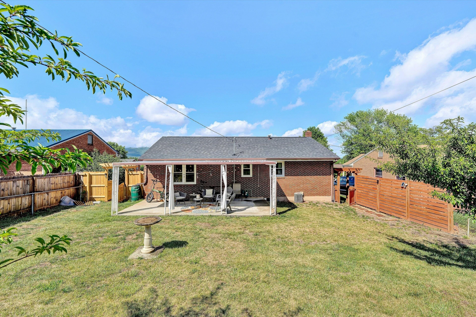 1420 Arrow DR - Photo 32