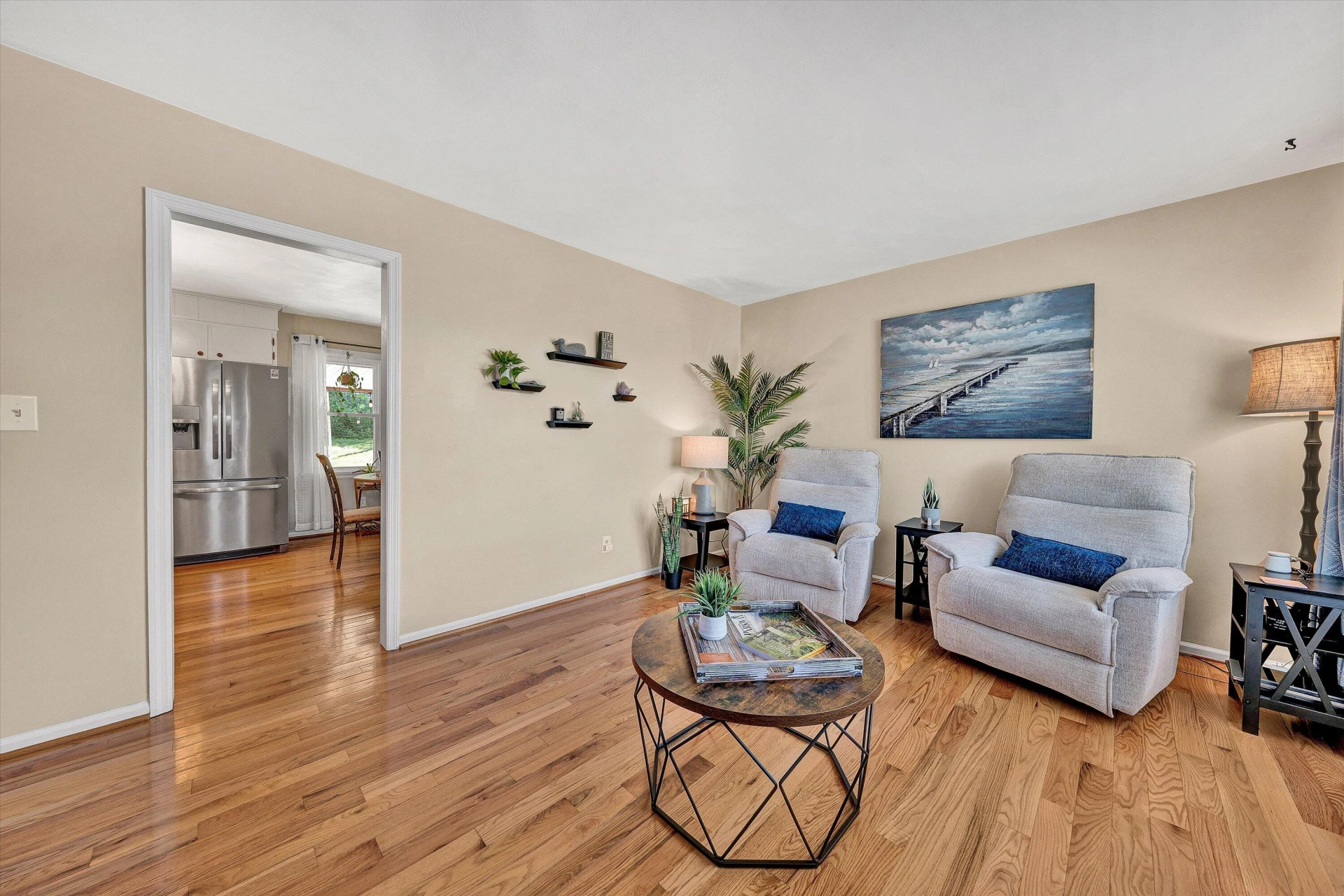 1420 Arrow DR - Photo 4