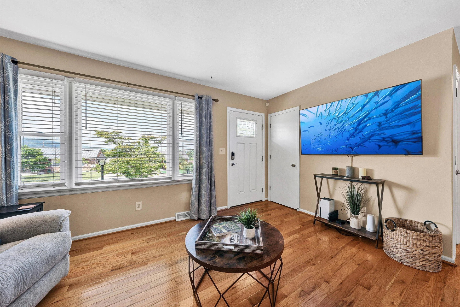1420 Arrow DR - Photo 5