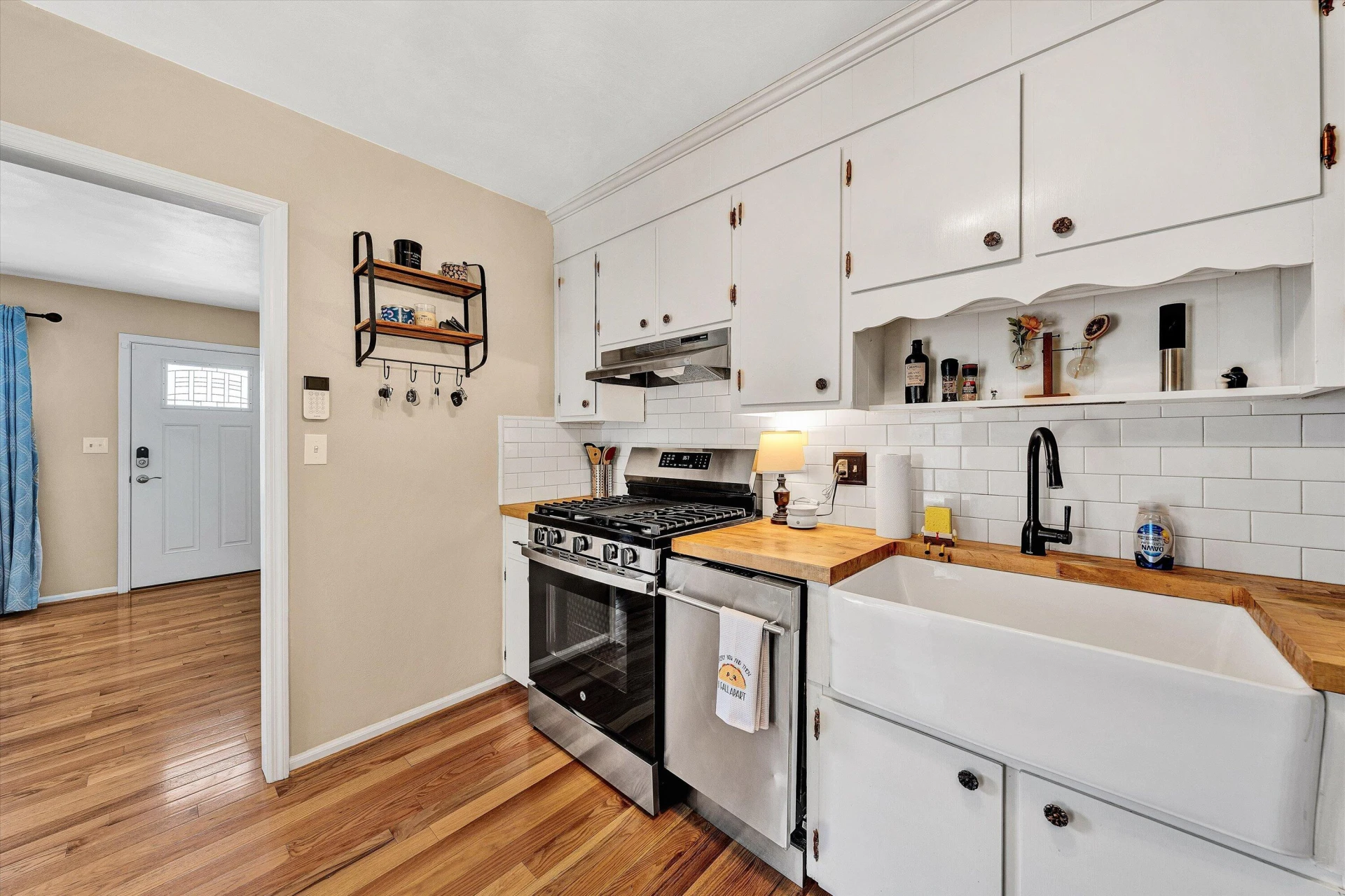 1420 Arrow DR - Photo 8