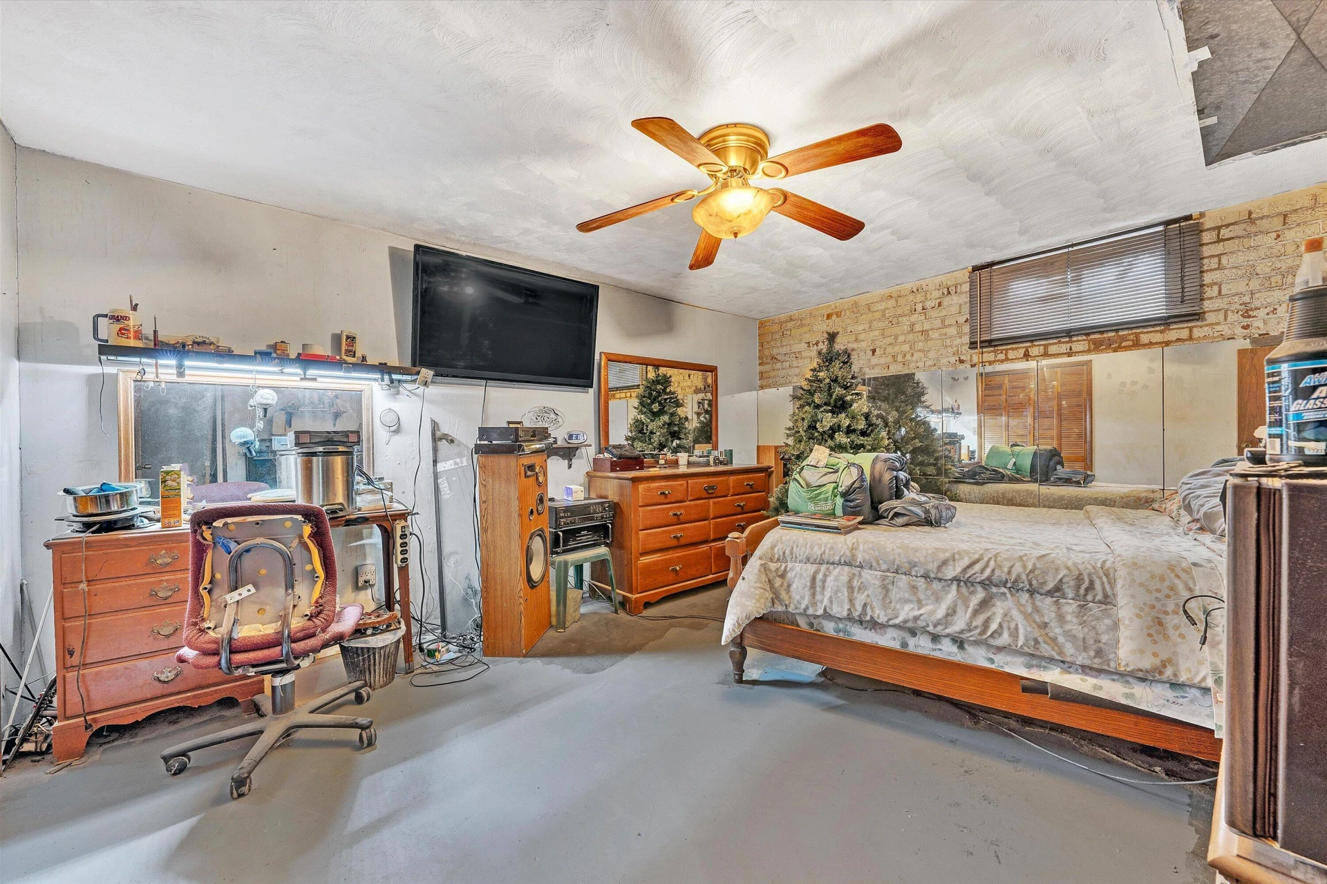 762 Kenyon RD - Photo 31