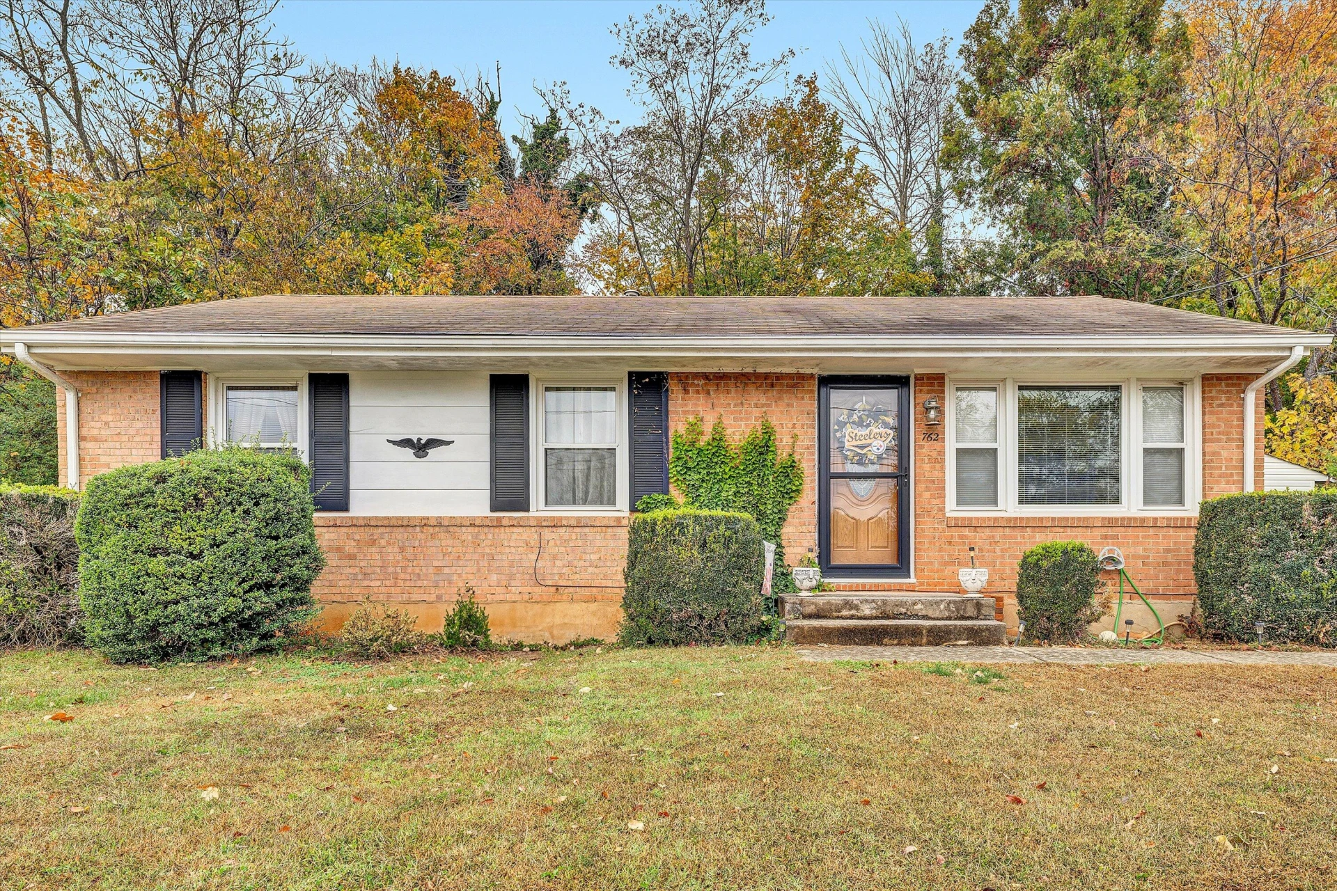 762 Kenyon RD - Photo 4