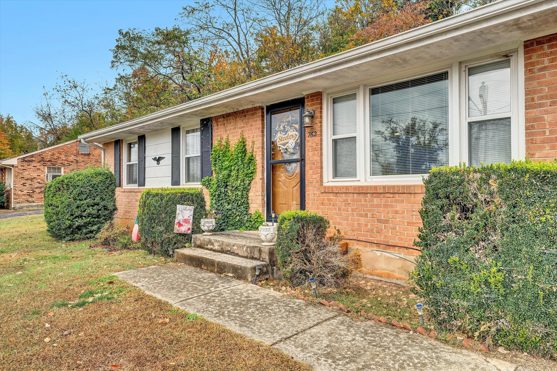 762 Kenyon RD - Photo 5