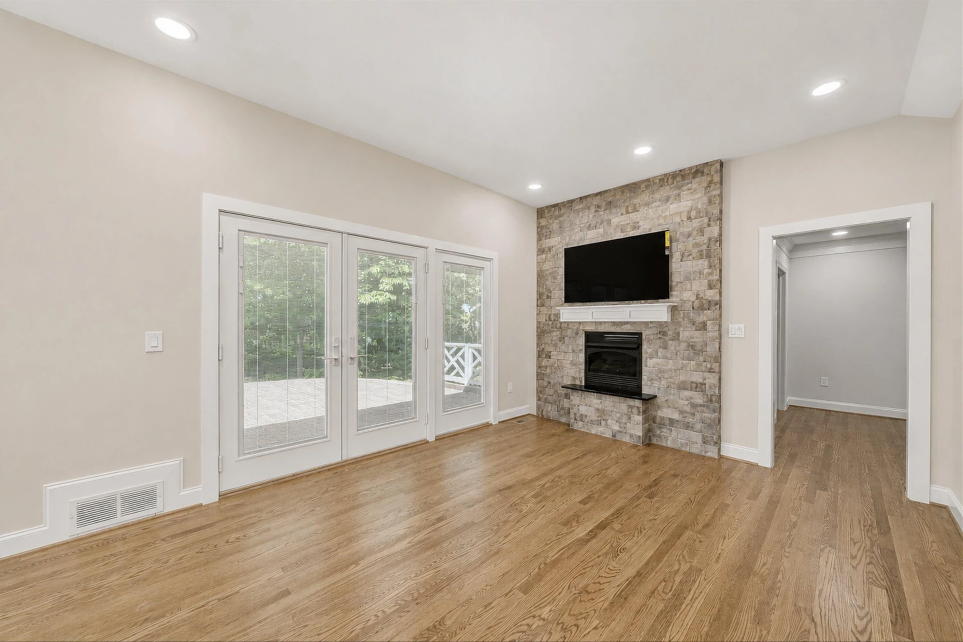 502 Cassell LN SW - Photo 19