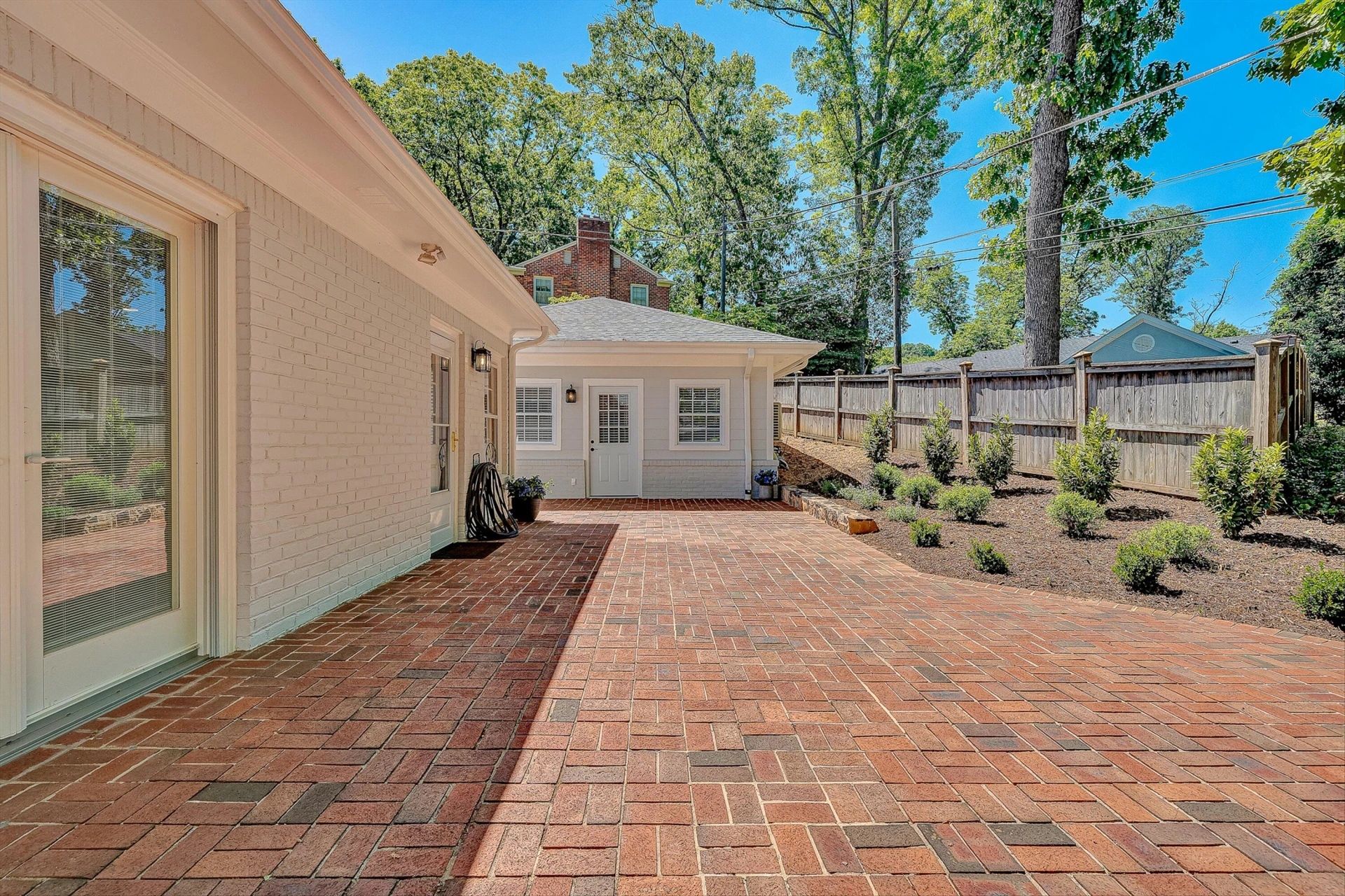 502 Cassell LN SW - Photo 4