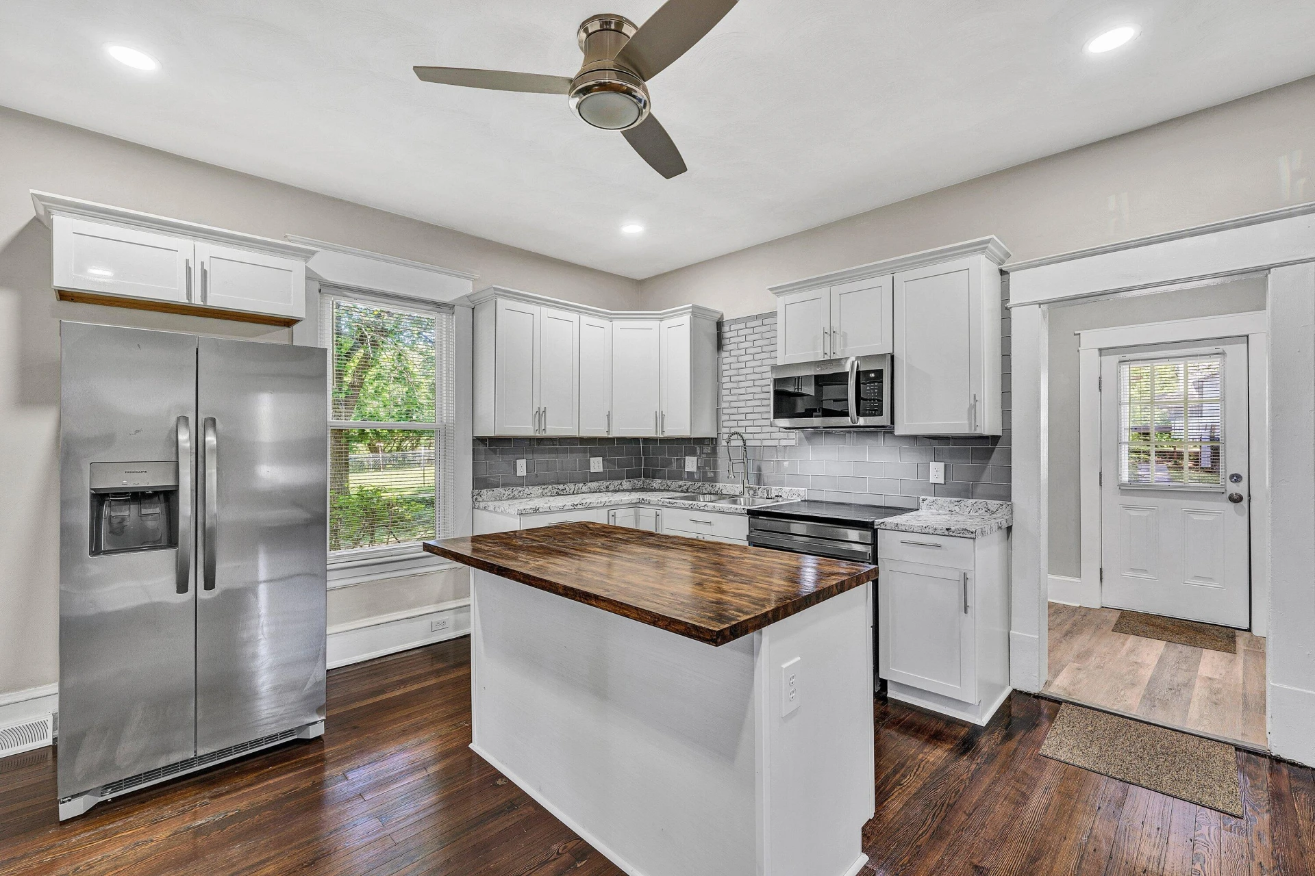 2201 Orange AVE NW - Photo 16