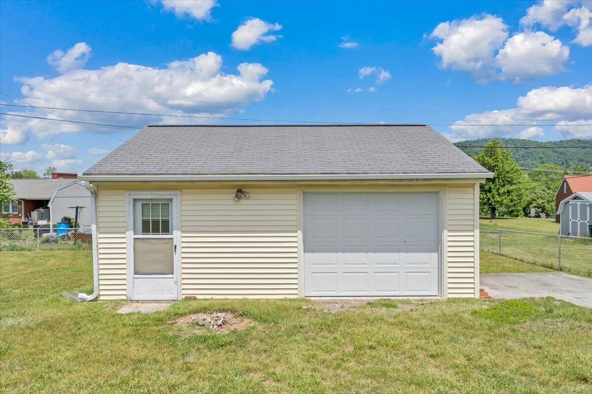 2534 Pinecrest DR - Photo 40