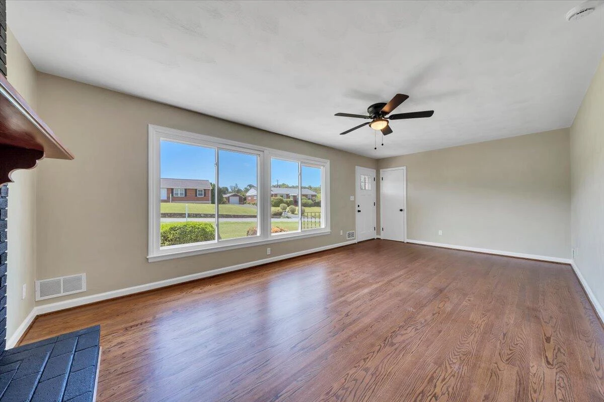 2534 Pinecrest DR - Photo 6