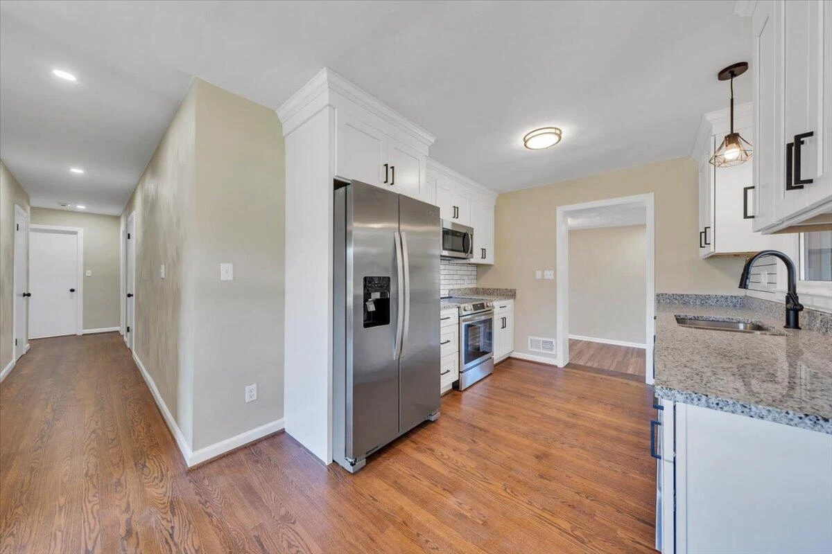 2534 Pinecrest DR - Photo 8