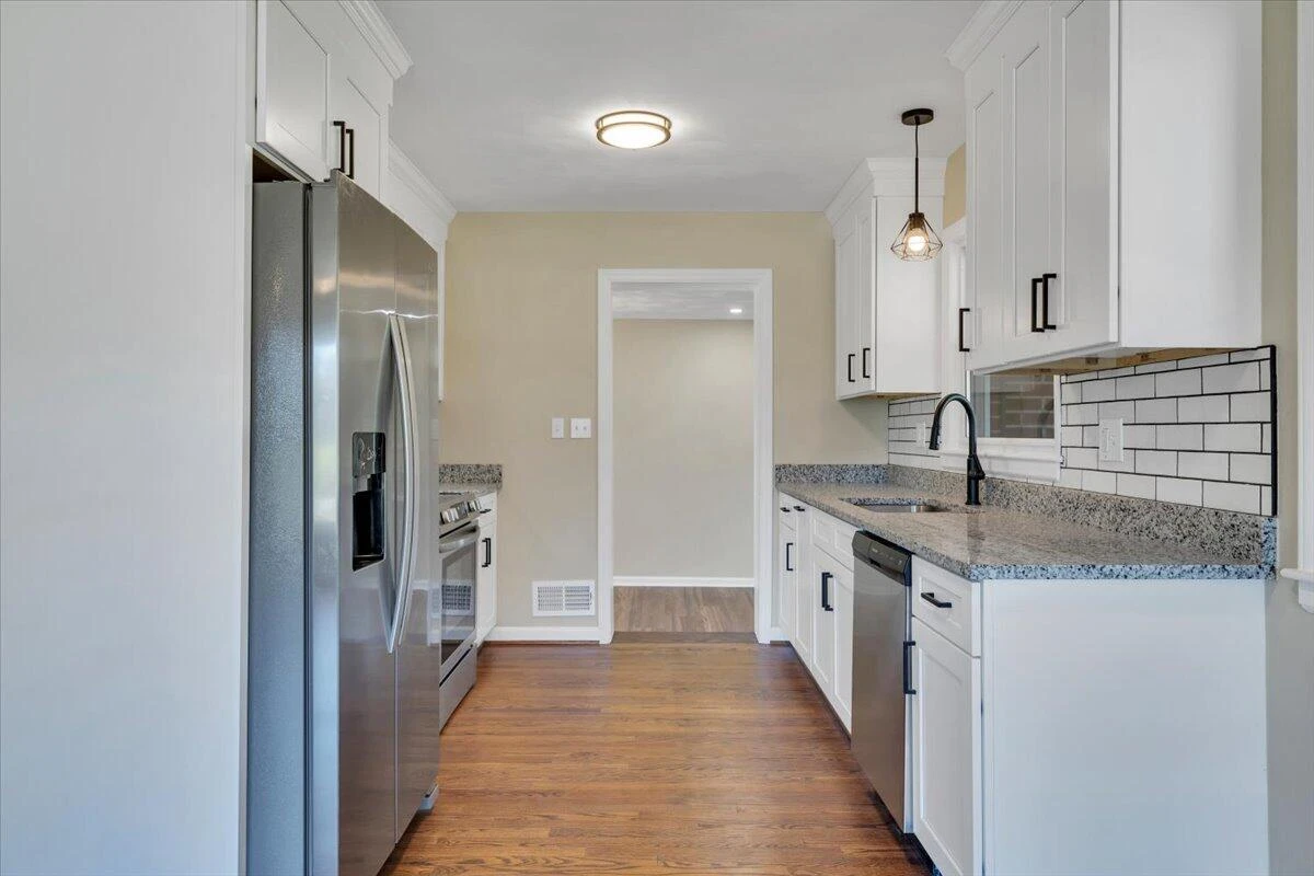 2534 Pinecrest DR - Photo 9