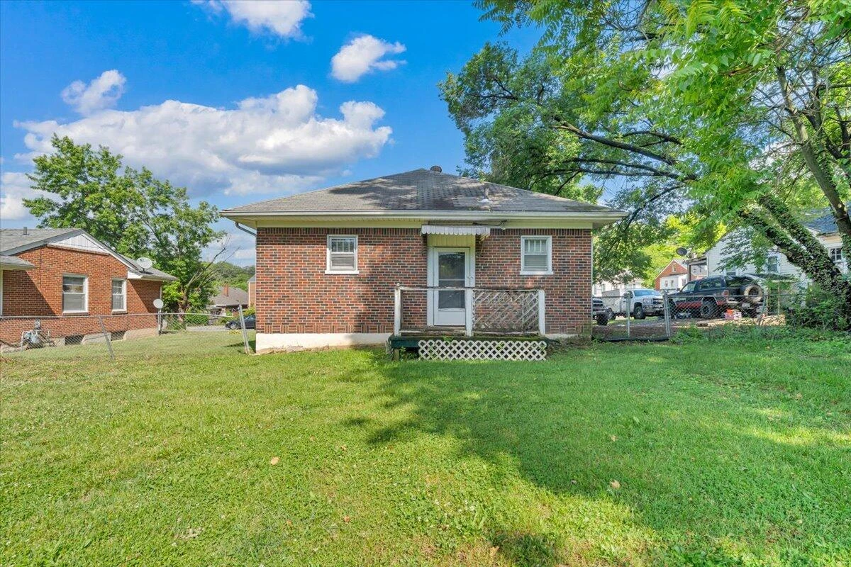 3417 Garden City BLVD SE - Photo 14