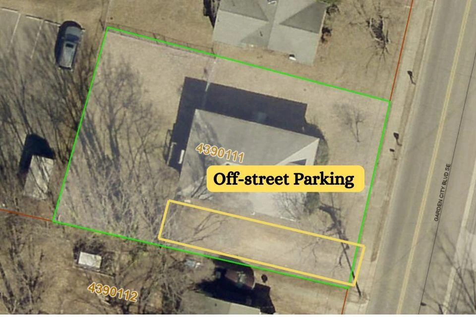 3417 Garden City BLVD SE - Photo 3
