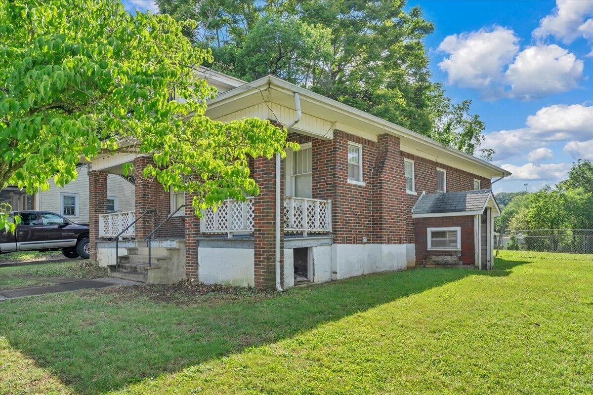 3417 Garden City BLVD SE - Photo 8