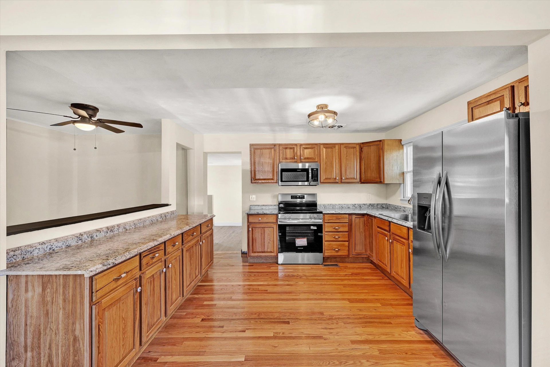 513 Victor AVE NE - Photo 13