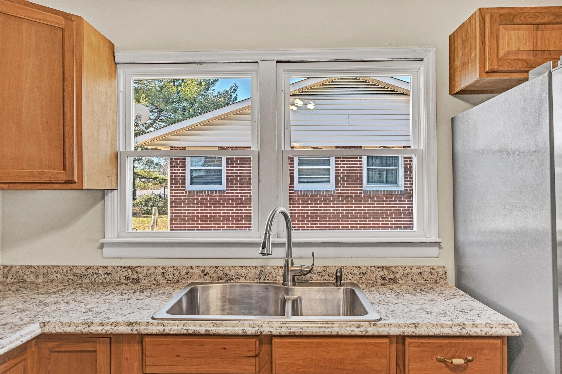 513 Victor AVE NE - Photo 15