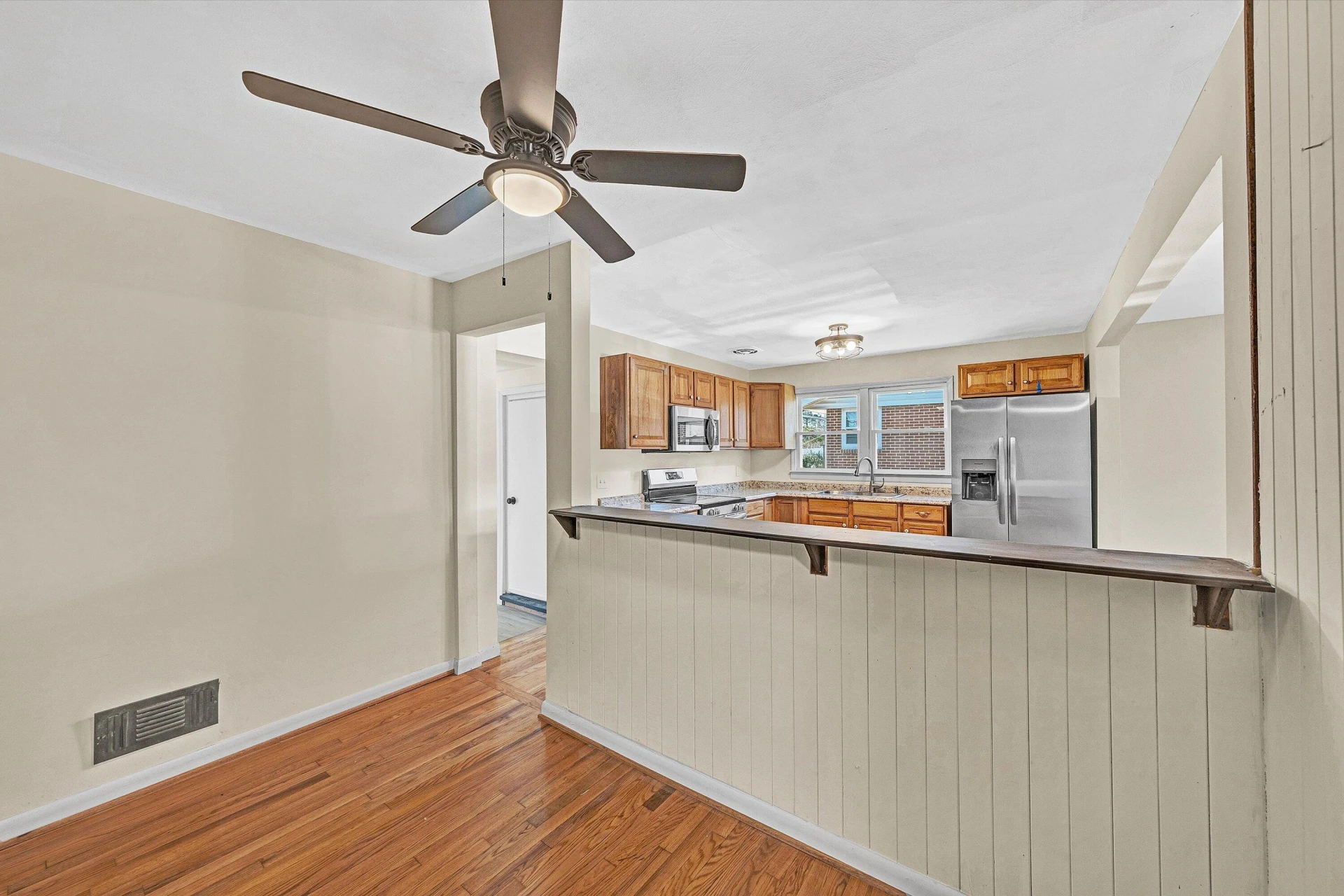 513 Victor AVE NE - Photo 19