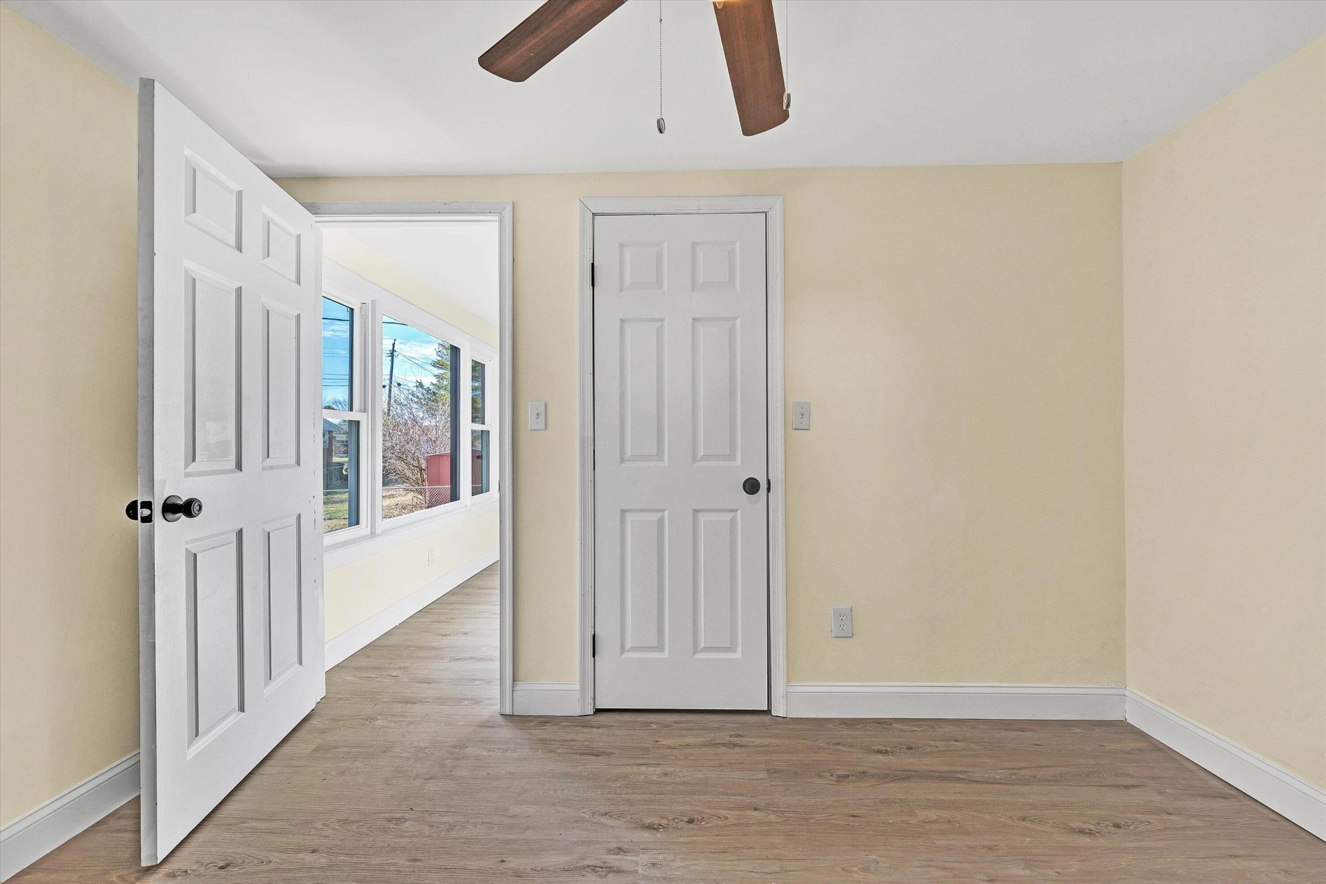 513 Victor AVE NE - Photo 23
