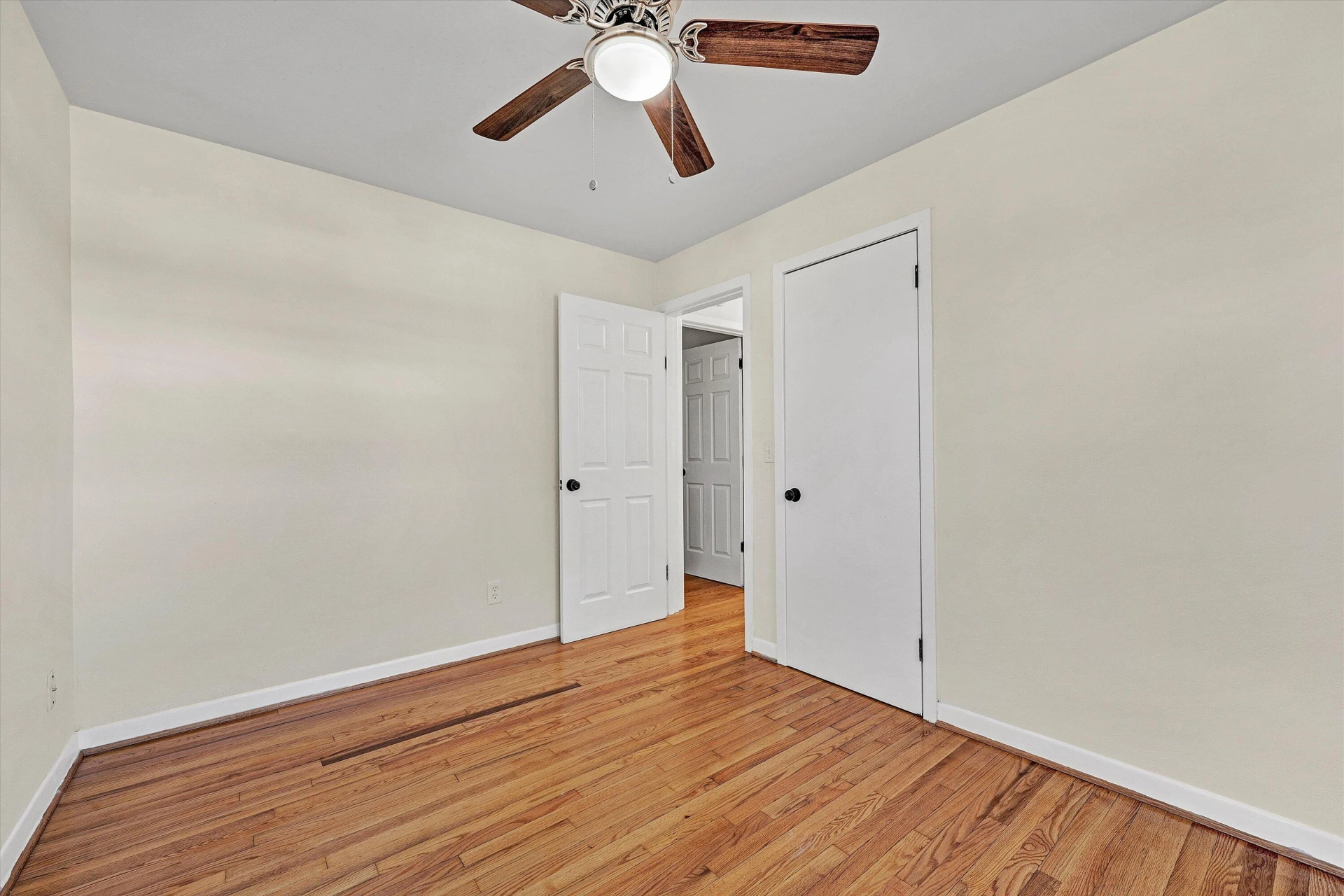 513 Victor AVE NE - Photo 31