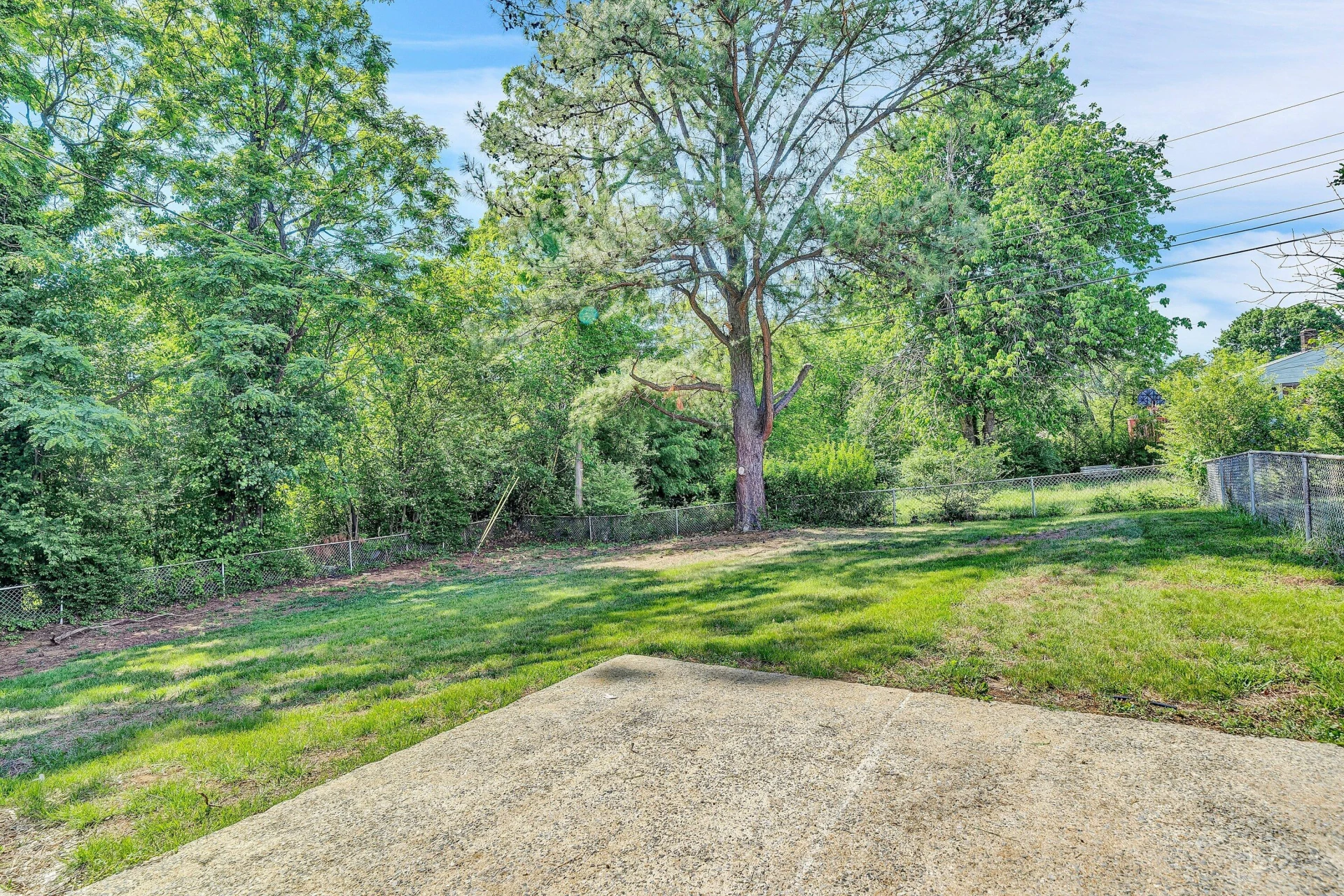 513 Victor AVE NE - Photo 40