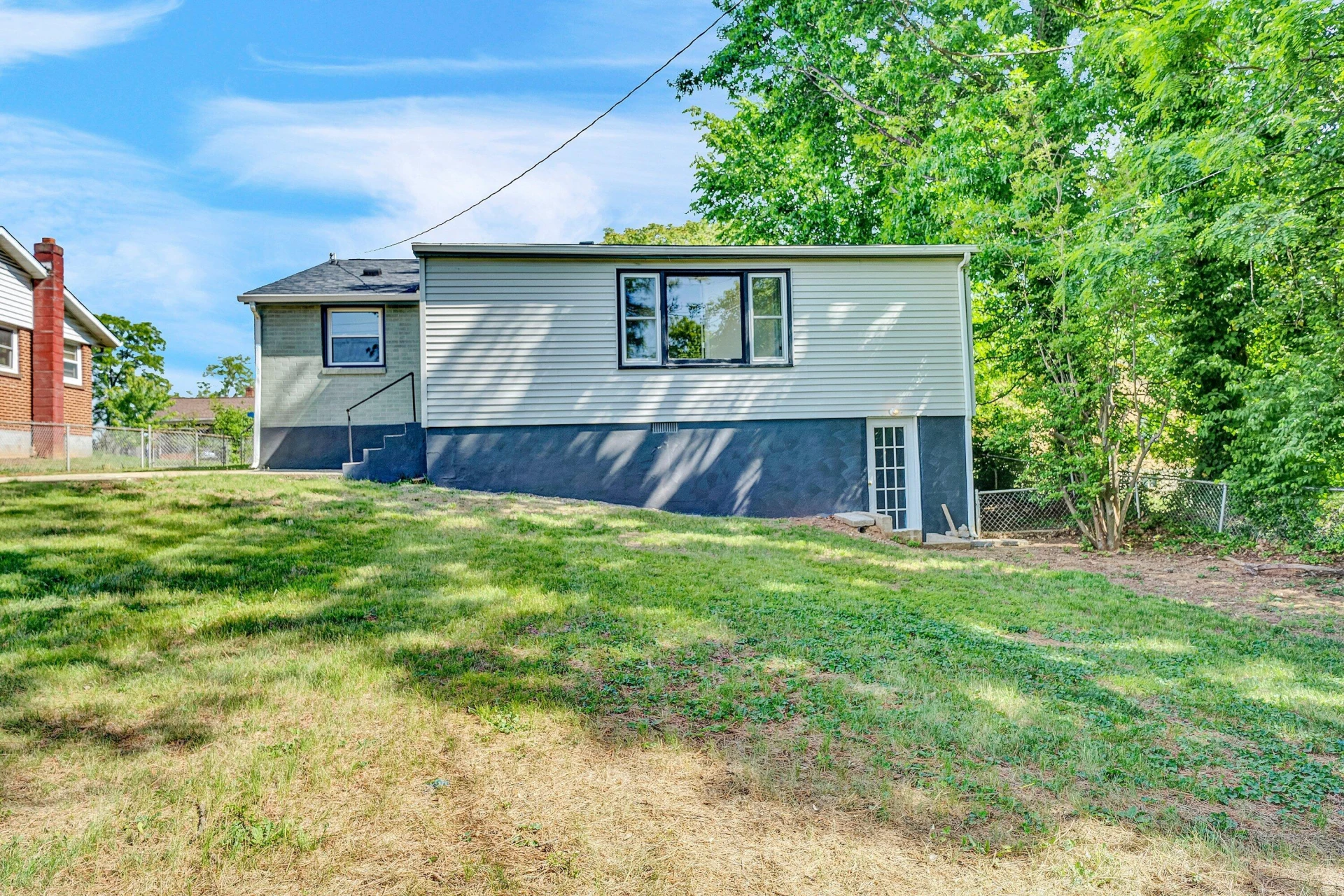 513 Victor AVE NE - Photo 41