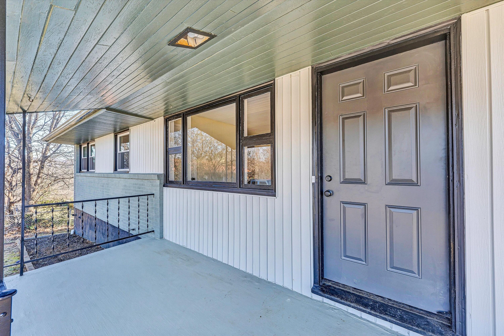513 Victor AVE NE - Photo 6