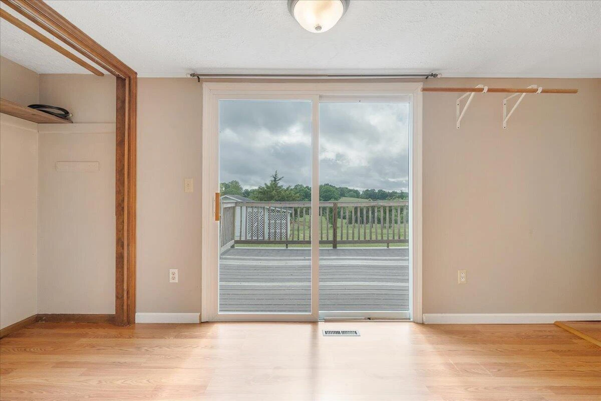 193 Simmons Creek RD - Photo 15