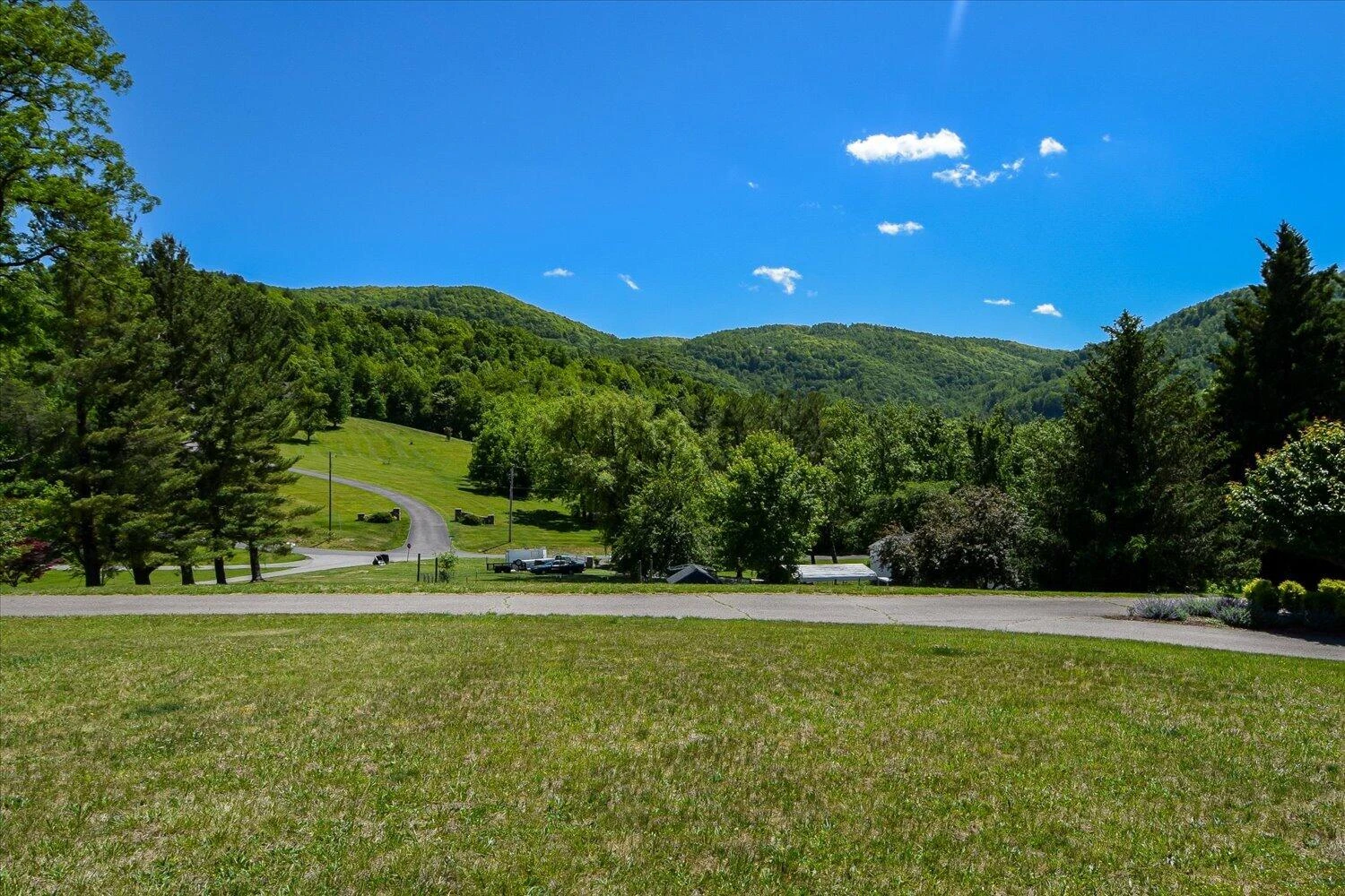 8029 Hilltop DR - Photo 38