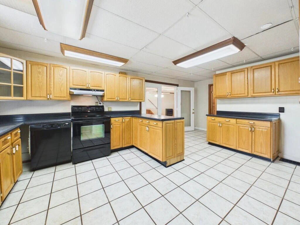 5833 Lyons RD - Photo 37
