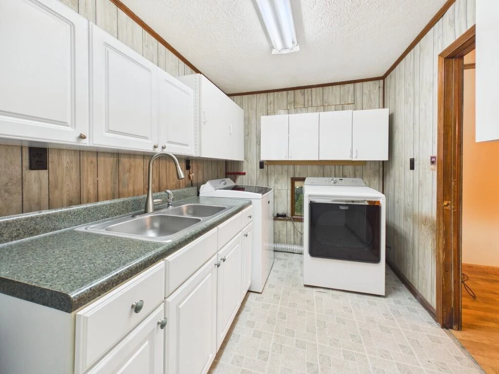 5833 Lyons RD - Photo 55
