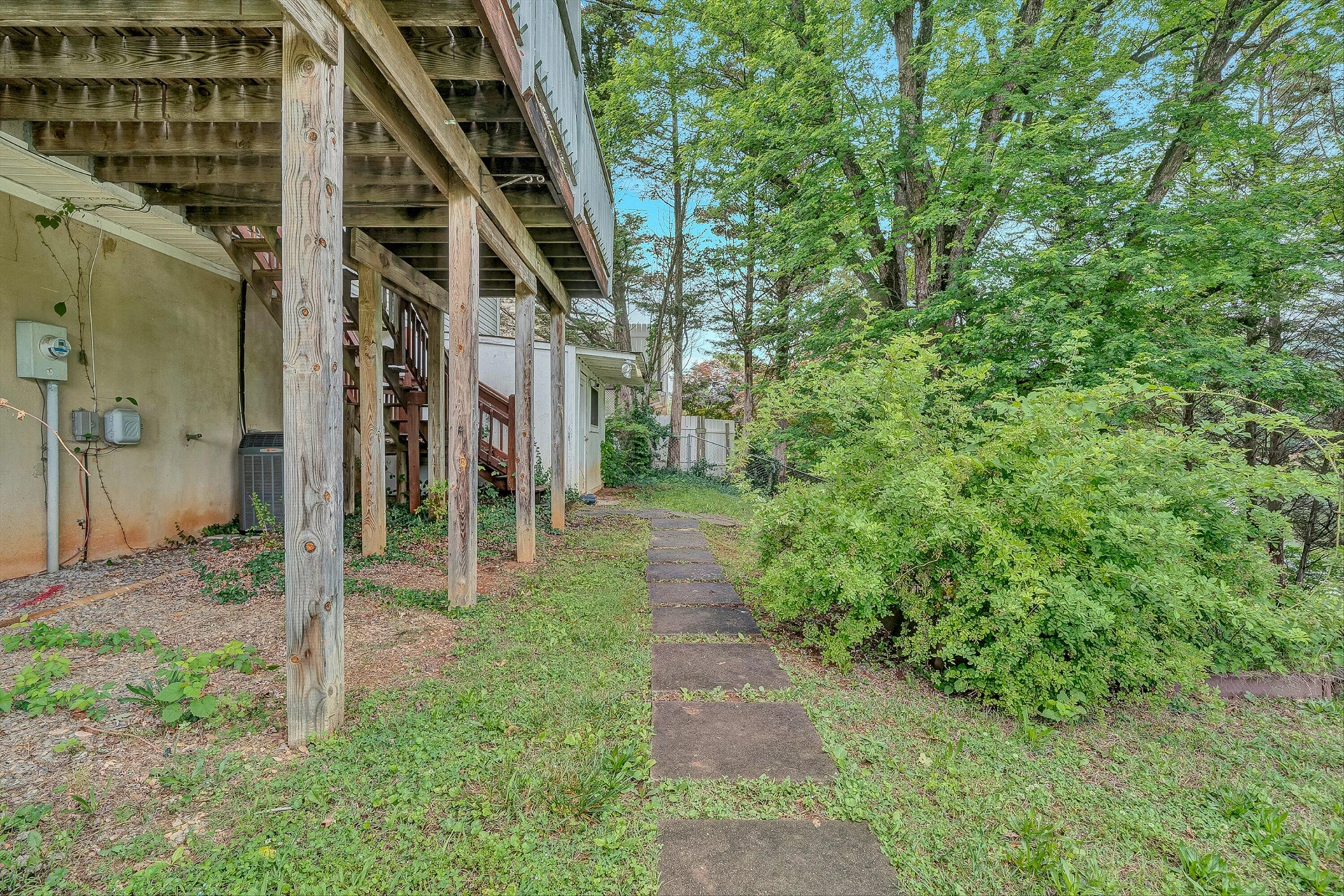 8127 Ashton LN - Photo 32