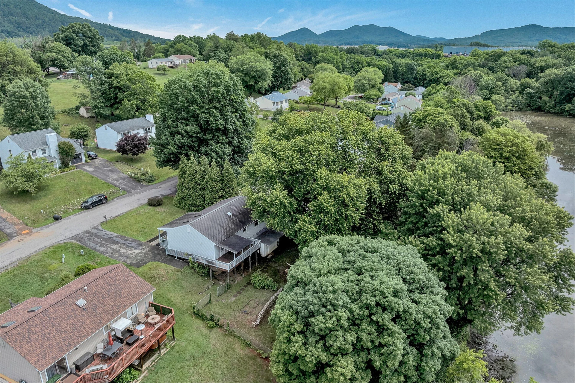 8127 Ashton LN - Photo 37