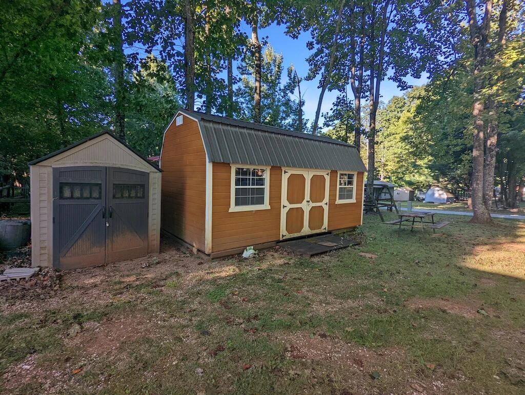 131 Terry LN SE - Photo 3