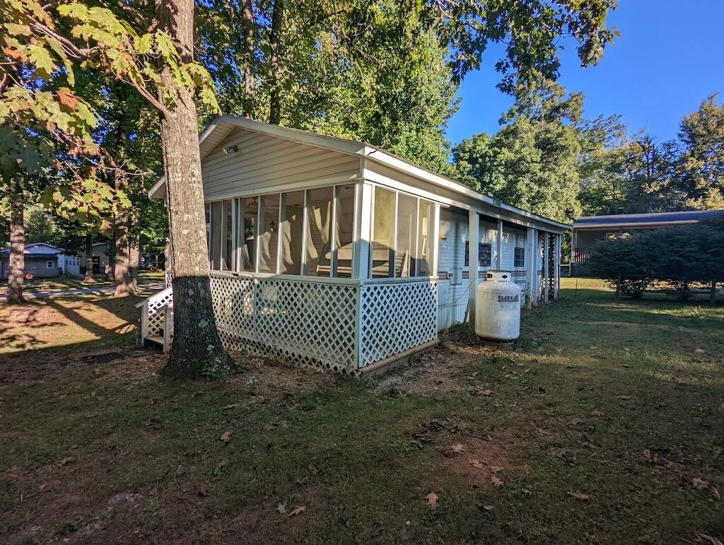 131 Terry LN SE - Photo 4