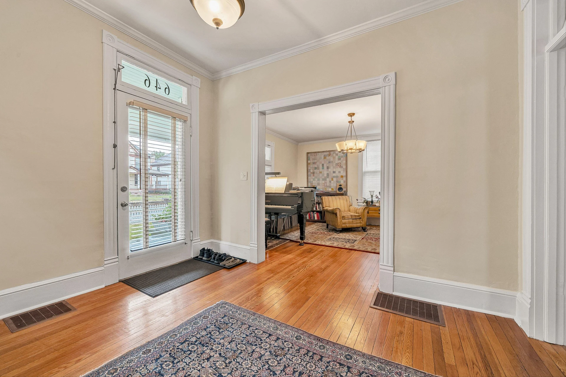 646 Elm AVE SW - Photo 10