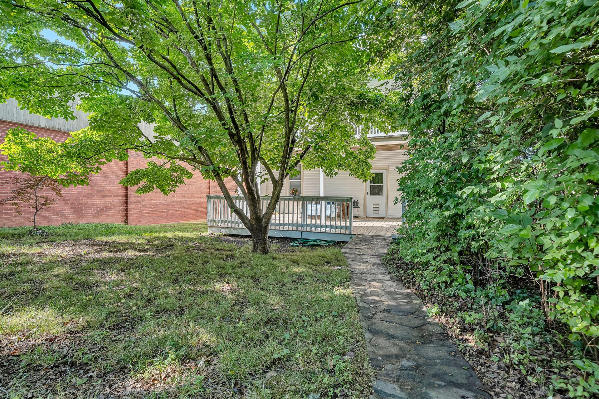646 Elm AVE SW - Photo 40