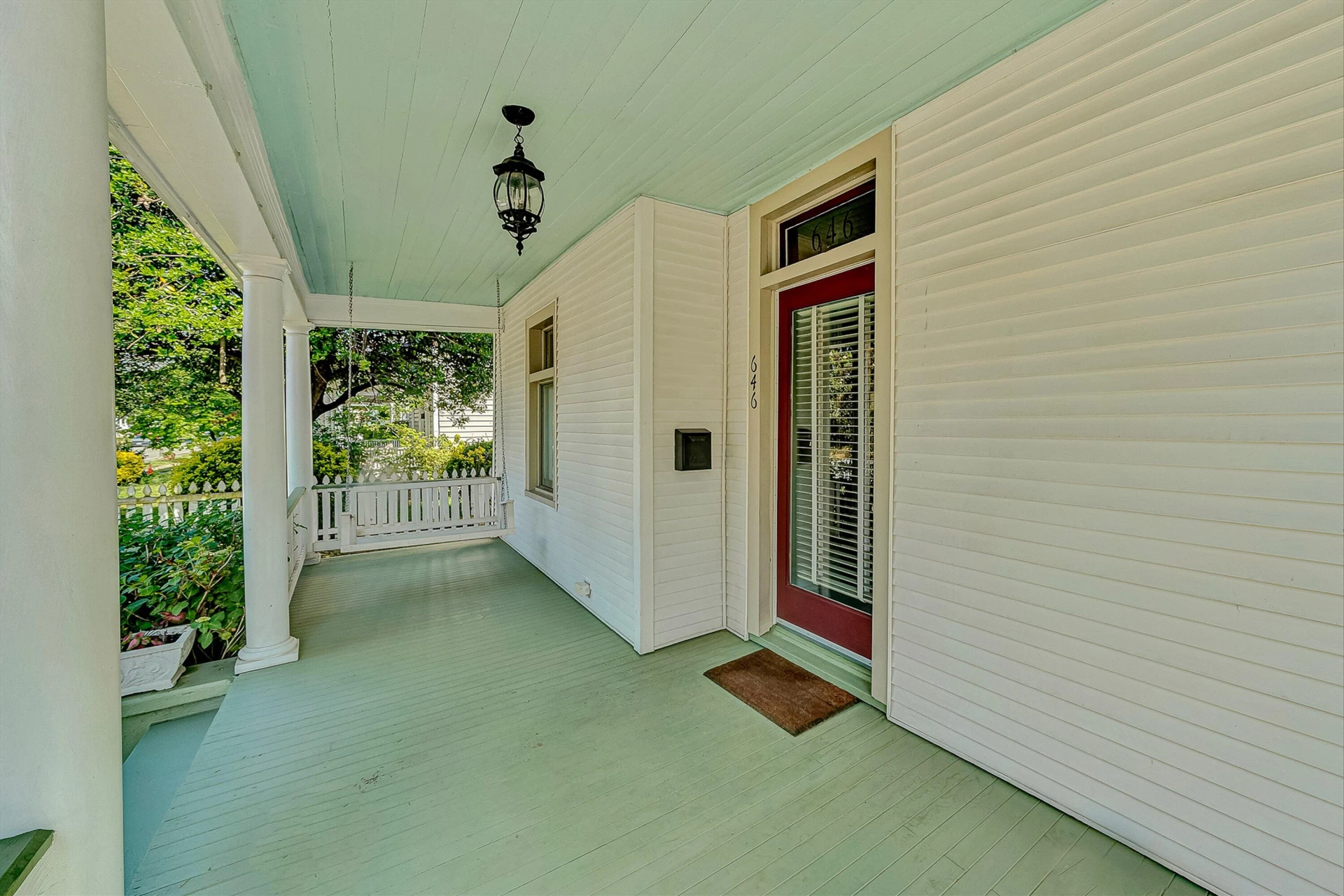 646 Elm AVE SW - Photo 5