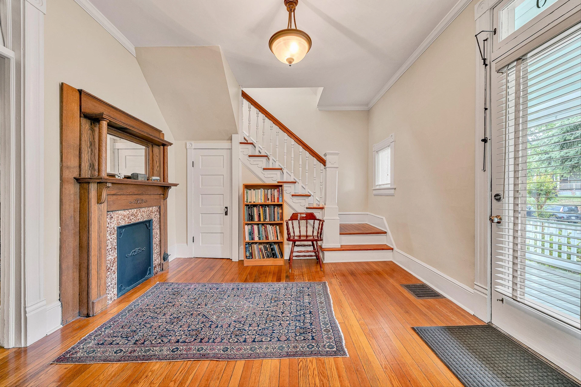646 Elm AVE SW - Photo 8