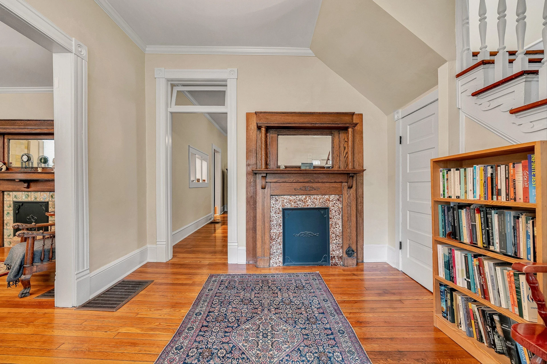 646 Elm AVE SW - Photo 9