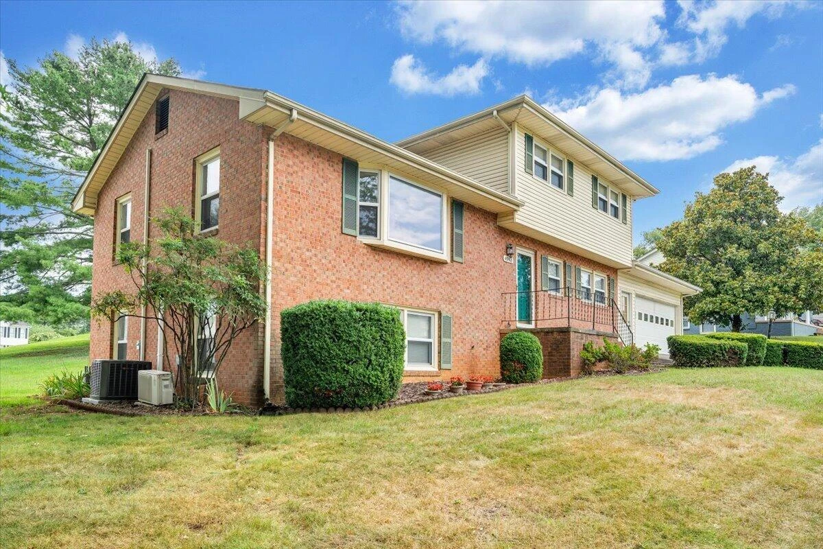 4948 N Lake DR - Photo 6