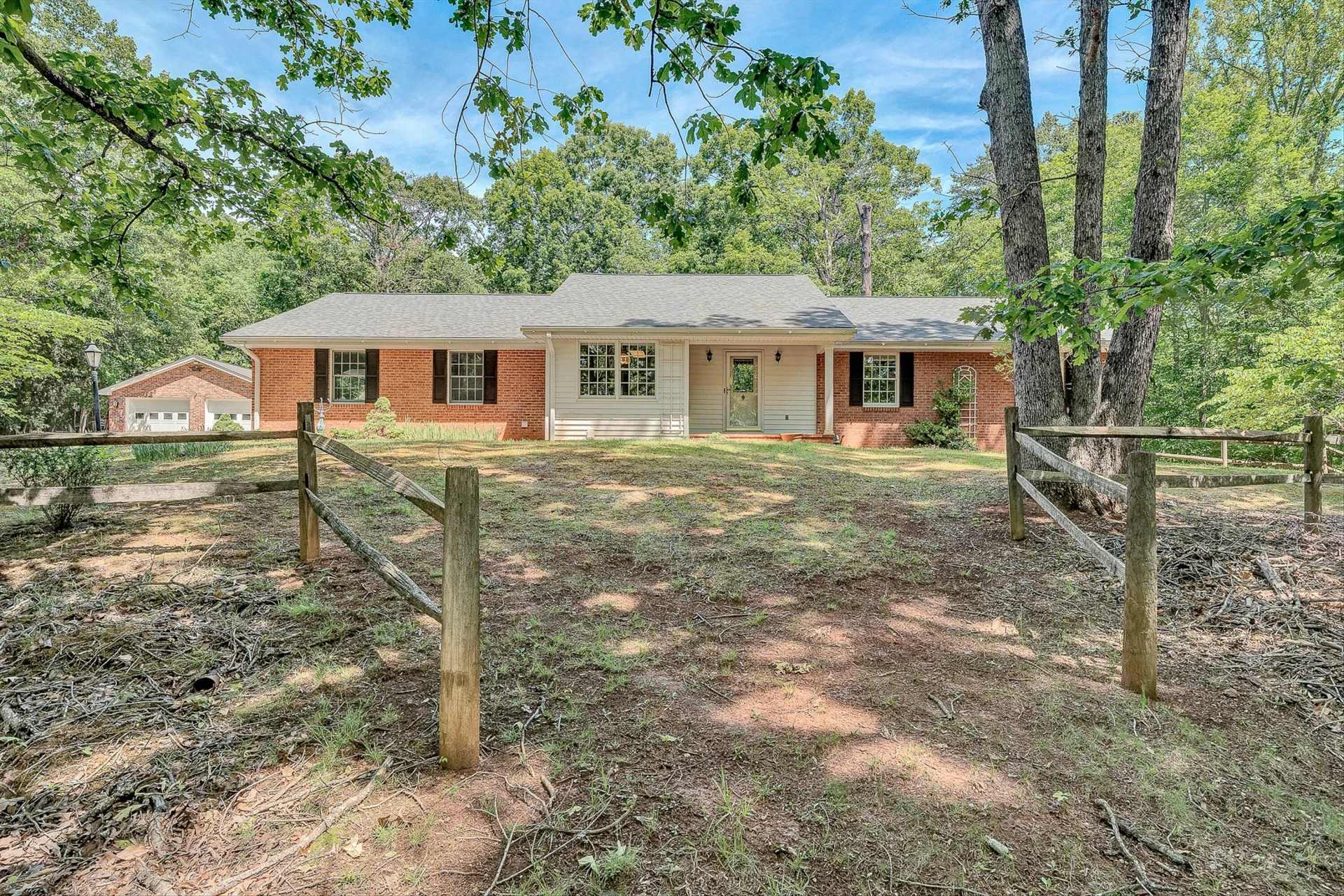 206 Brookledge DR