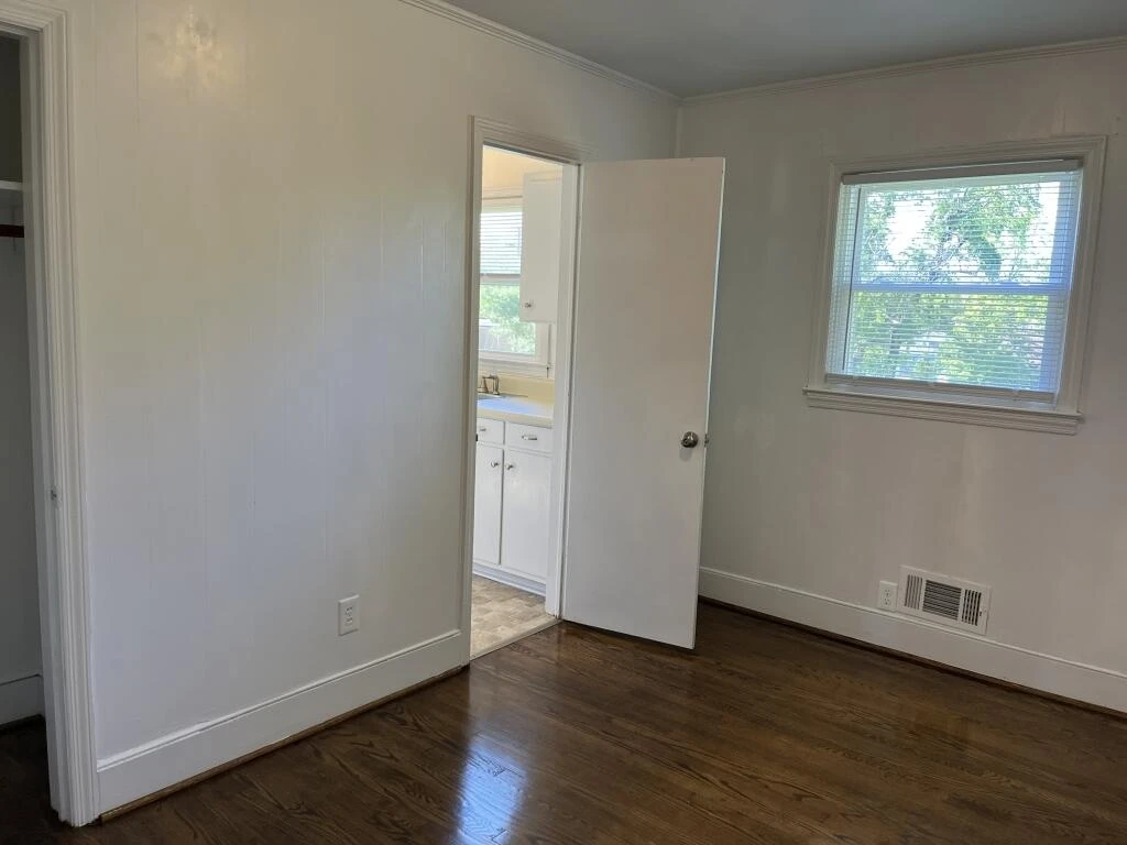 2545 Denniston AVE SW - Photo 16