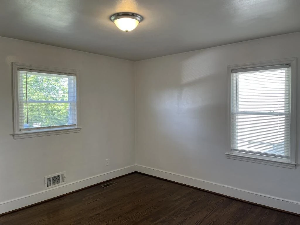 2545 Denniston AVE SW - Photo 17