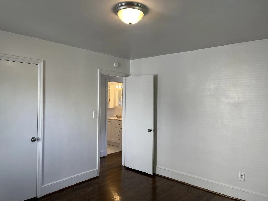 2545 Denniston AVE SW - Photo 18