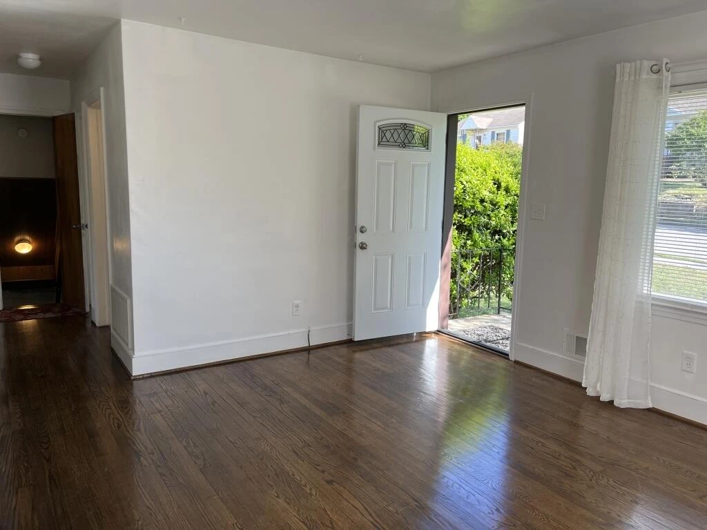 2545 Denniston AVE SW - Photo 7