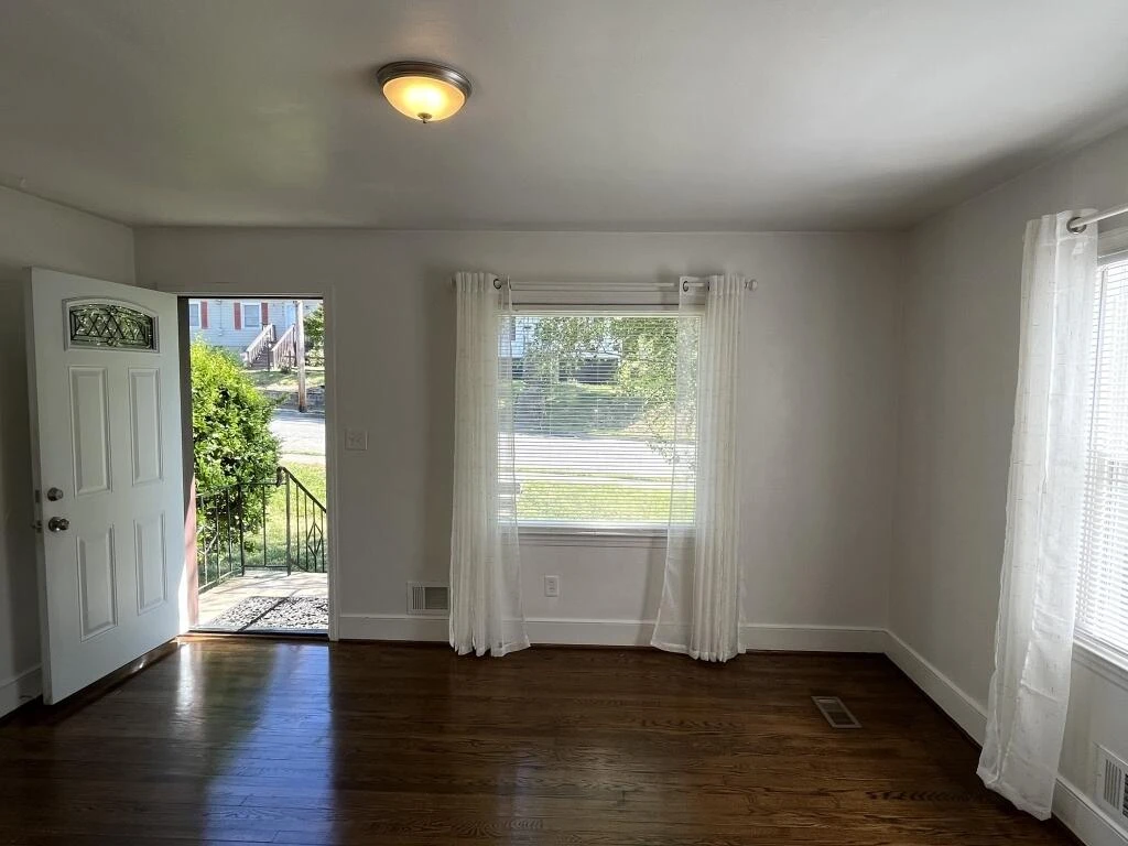 2545 Denniston AVE SW - Photo 9