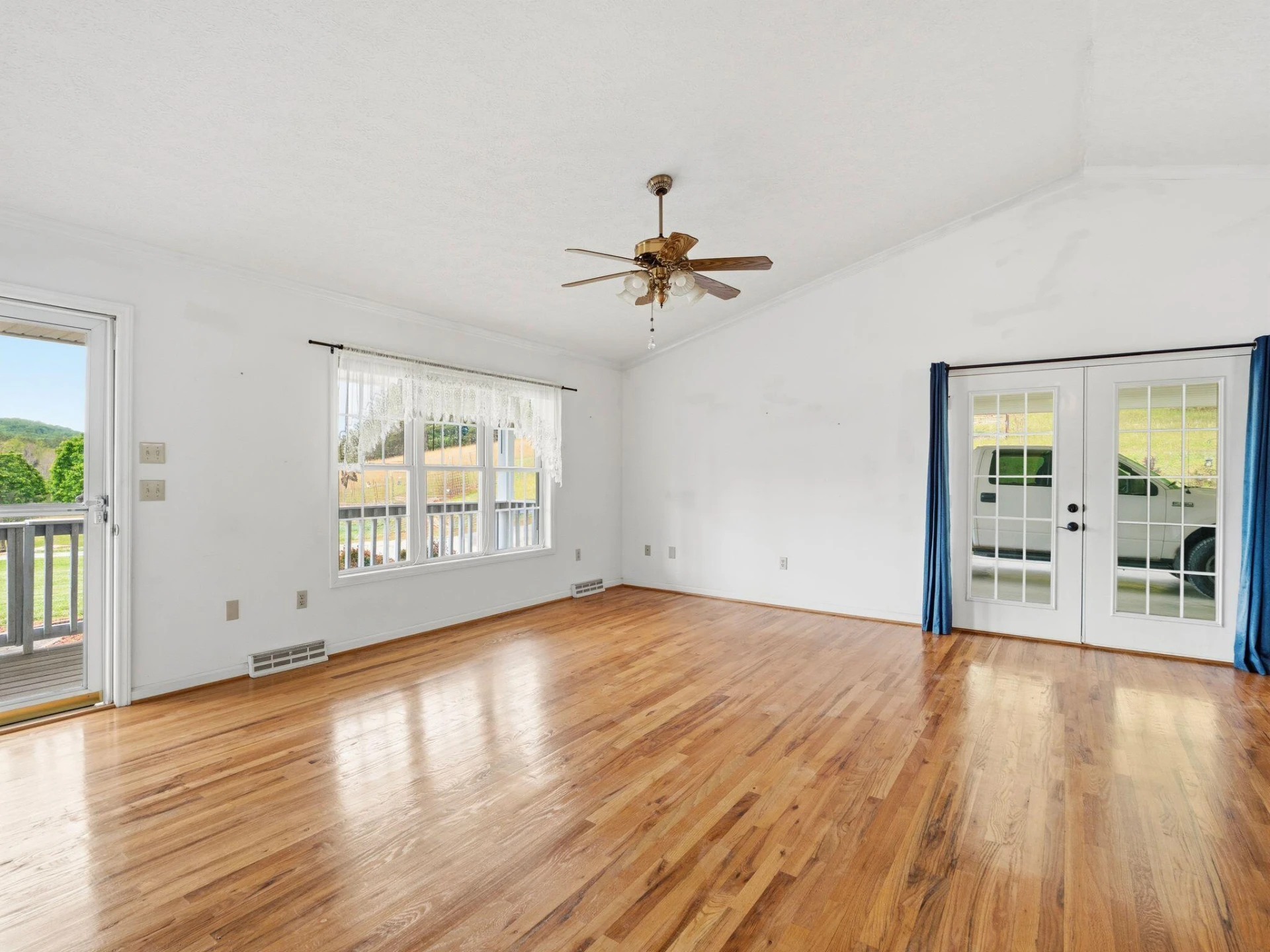 115 Cross Creek Lane LN - Photo 8