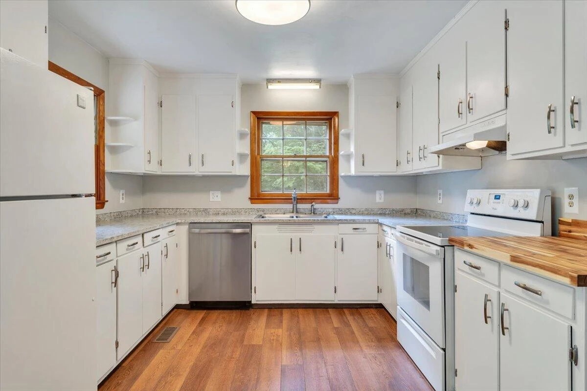 811 Arcadia RD - Photo 12