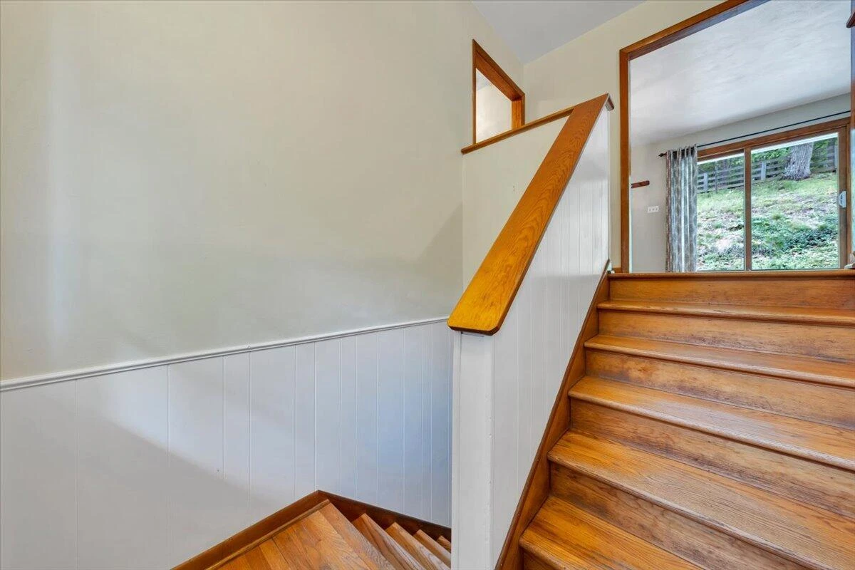 811 Arcadia RD - Photo 3
